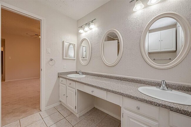 Building Photo - 1514 Jo Ann Ln