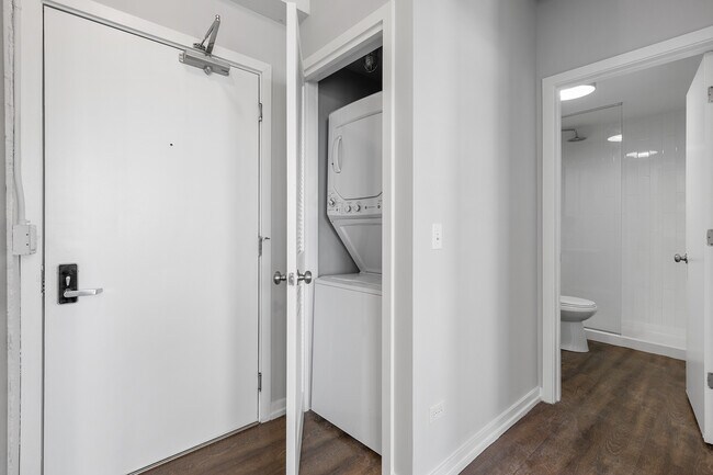 Building Photo - 5718 N Winthrop Ave