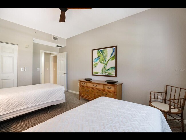Building Photo - 1064 N Tamiami Trl