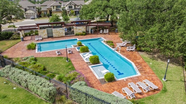 Building Photo - 713 Kingston Pl