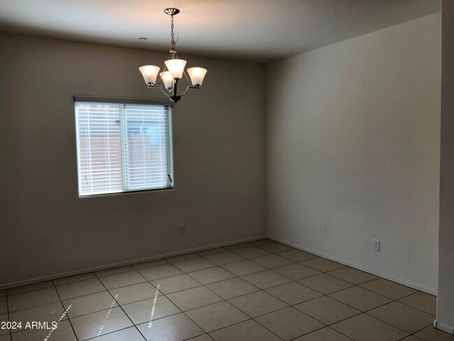 Building Photo - 21354 W Monte Vista Rd