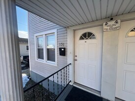 Building Photo - 131 Tolland St