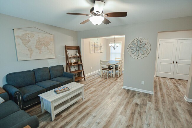 Building Photo - 219 Smithson Ln