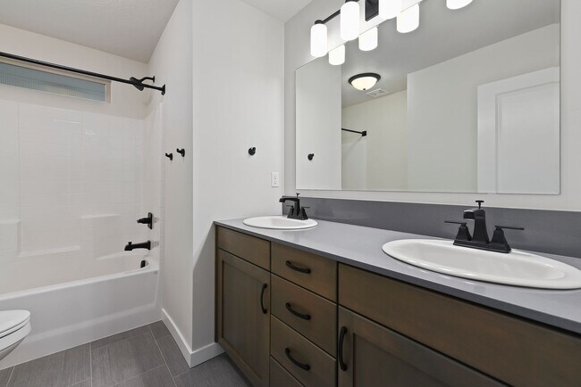 Building Photo - Beautiful 4-Bedroom Home in Meridian – Available Now | $2,400/month