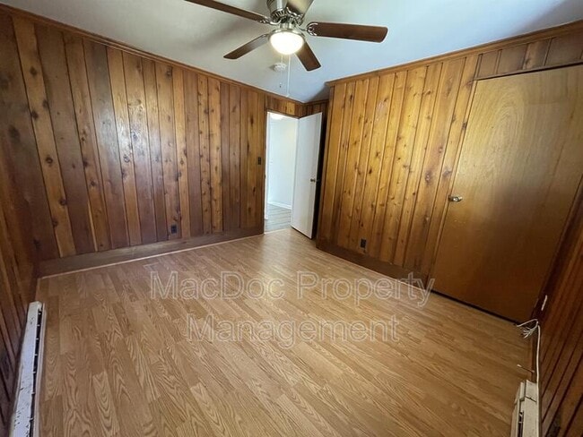Building Photo - 900 Lakeview Pkwy