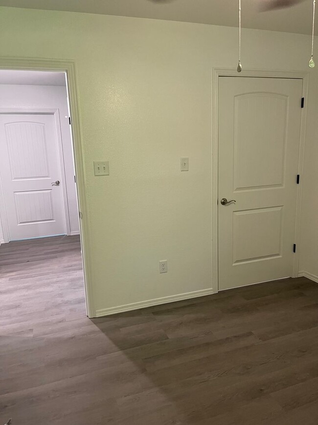 Building Photo - COX-POPLAR ST