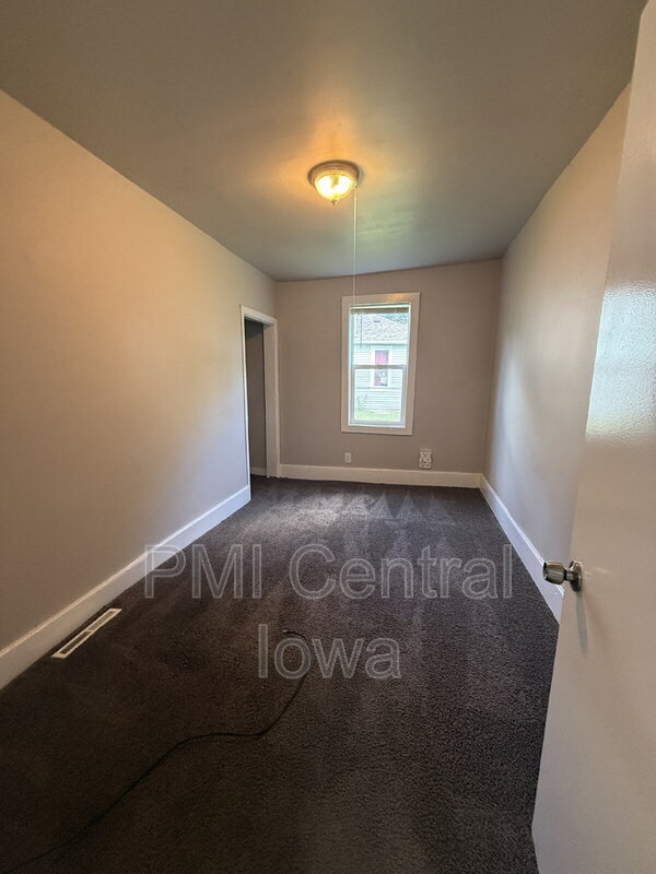 Building Photo - 1701 E Walnut St
