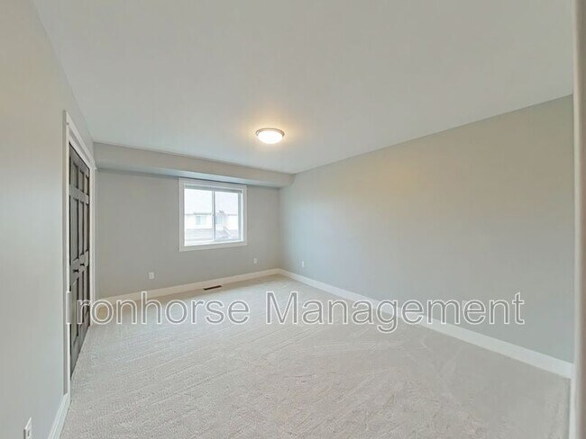 Building Photo - 2930 Warbler Way