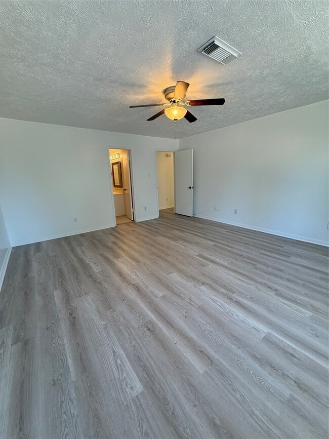 Building Photo - 17011 Macleish Dr