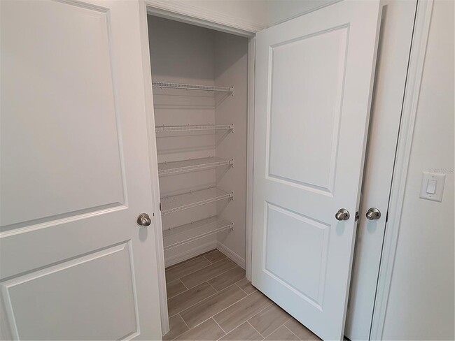 Building Photo - 11100 Vanessa Ave