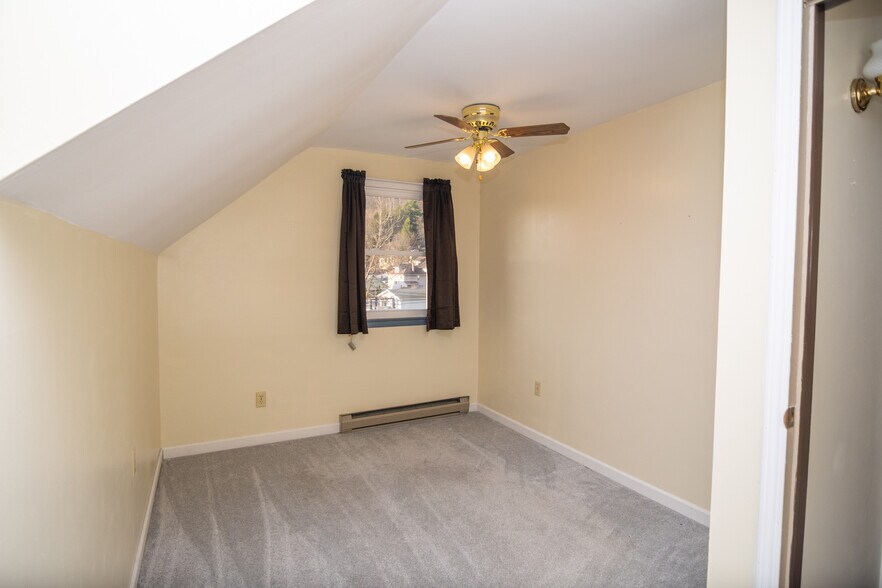 Building Photo - 163 S Park St