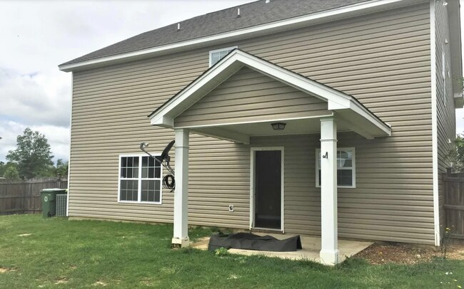 Building Photo - Charming 3-bedroom, 2.5-bathroom home located in the heart of Hopkins, SC