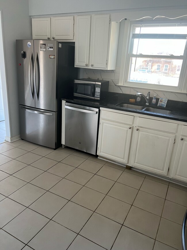 Building Photo - 1205 Tar Heel Ct