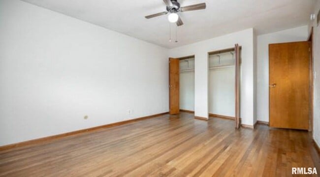 Building Photo - 2303 W Pintura Ct