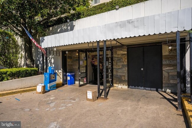 Building Photo - 5449 Grove Ridge Way