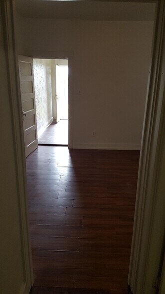 Building Photo - 2118 Bedford Ave