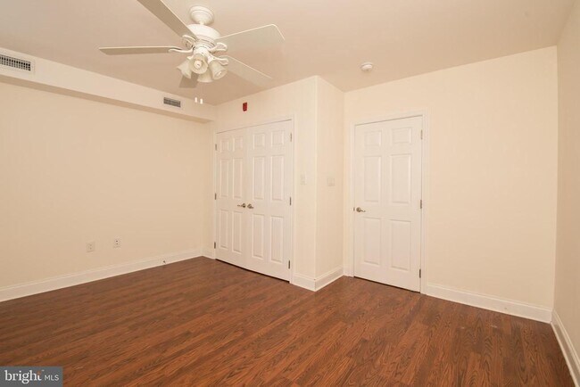 Building Photo - 246 S 22nd St