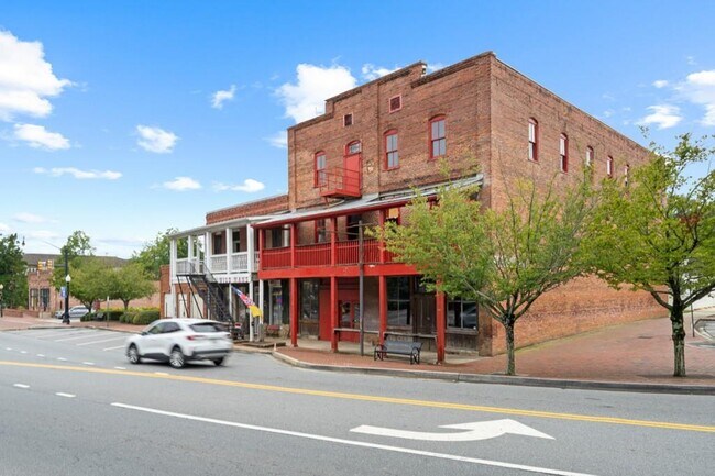 Building Photo - 3124 Shirley Dr