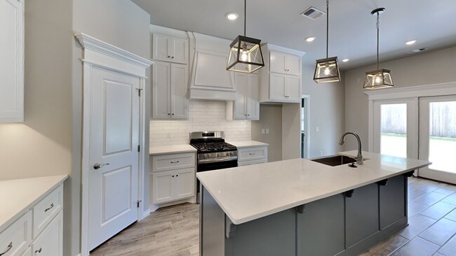 Building Photo - Luxury 4 Bedroom 2 Bathroom Home in Norman Schools (Cedar Lane Community) (Neighborhood Pool and ...