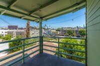 Building Photo - 338 S Benton Way