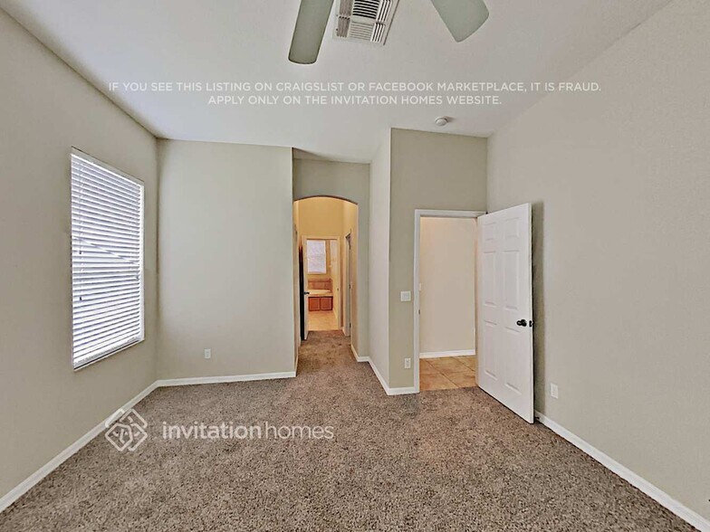 Building Photo - 2627 Spicebush Loop