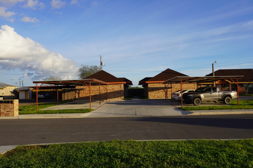 front of structure - 706 Thompson Rd