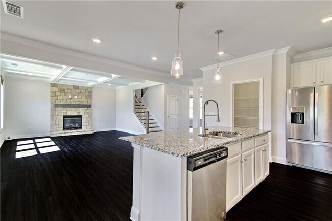 Building Photo - 7107 Branch Creek Cove