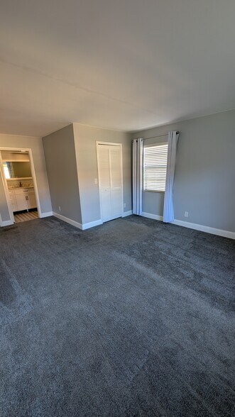 Building Photo - 6110 Whiskey Creek Dr