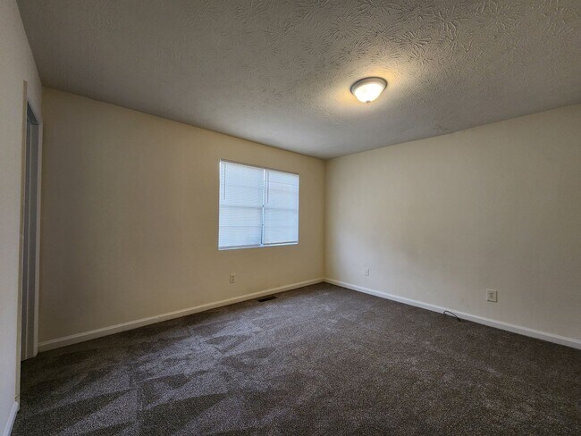 Building Photo - 2094-2094 Lenoa Ln