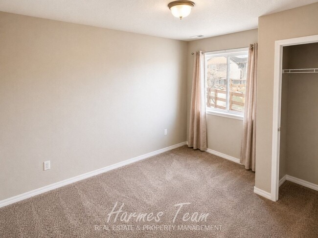 Building Photo - Beautiful 2 Bed Home | 2-Car Garage | Large Kitchen Island | Mountain Views