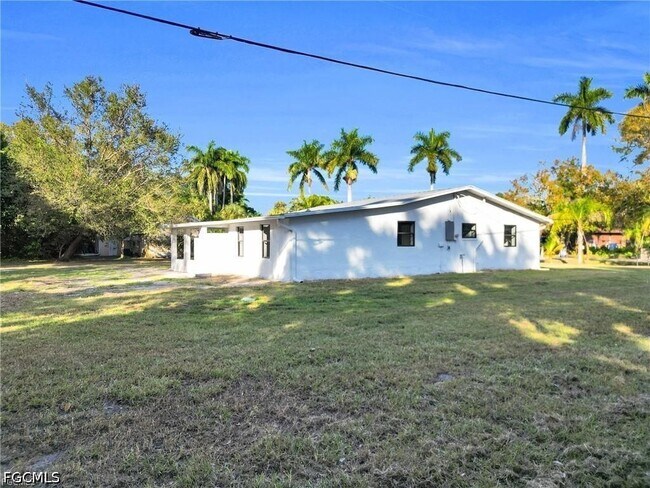 Building Photo - 356 New York Dr
