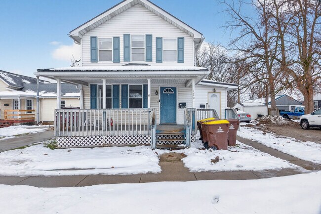 Building Photo - 120 S Main St