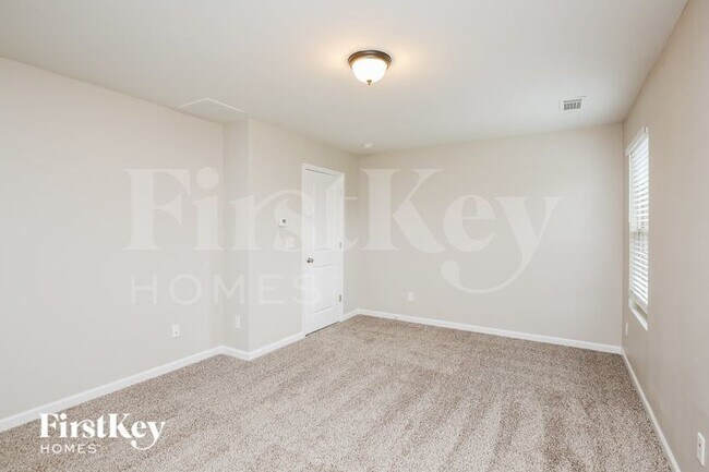 Building Photo - 704 Nonsuch Ct
