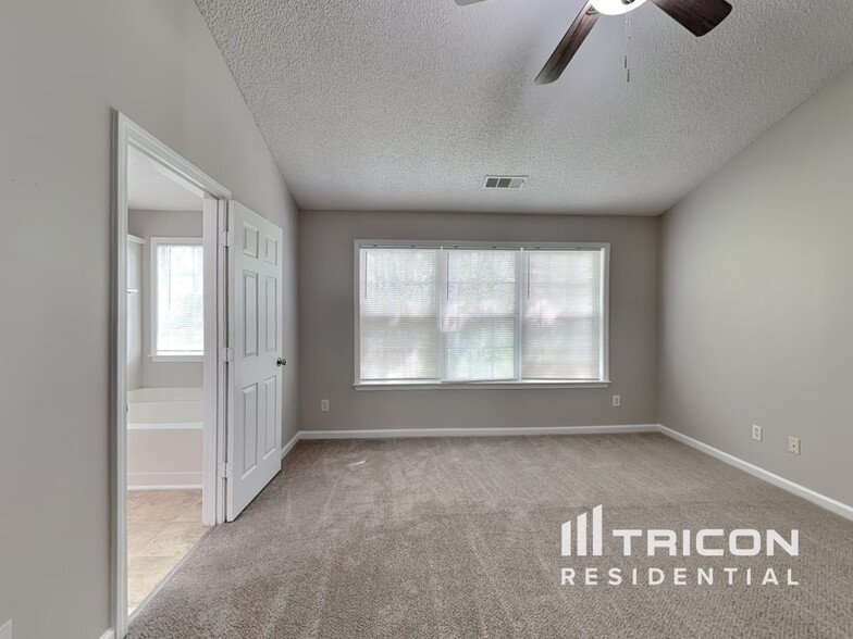 Building Photo - 2335 Black Rock Dr