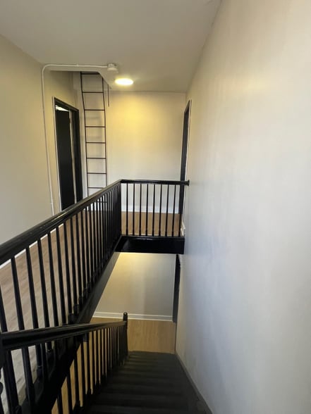 Building Photo - 676 Park Ave