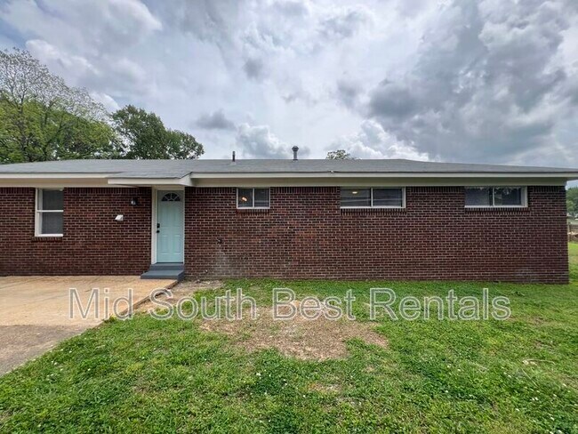 Building Photo - 1785 Tampa Cove