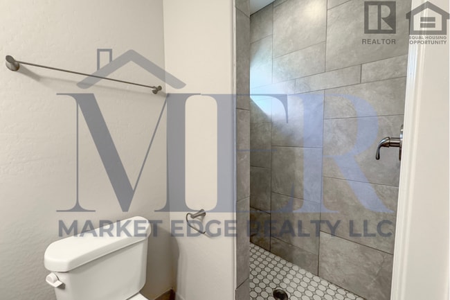 Building Photo - 5Bed/5Bath House at University Dr/Priest Dr! Move-In Ready on 05/07/2026! - 4 CAR CARPORT! NO HOA!