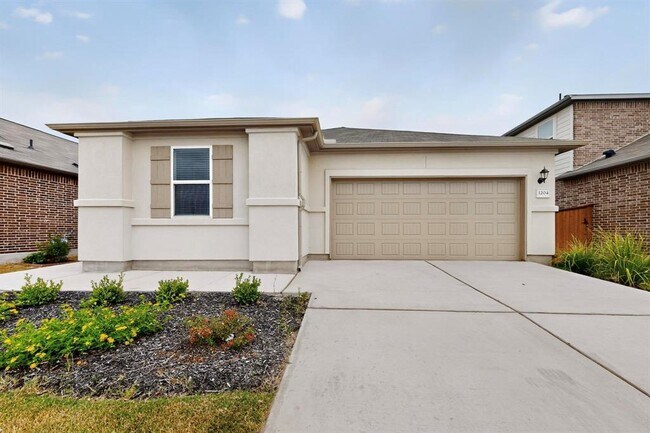 Primary Photo - 1204 Purple Martin Dr