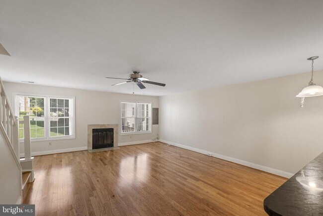 Building Photo - 124 Barnsfield Ct
