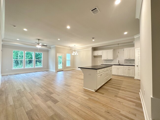 Building Photo - 7210 Rolling Fork Rd