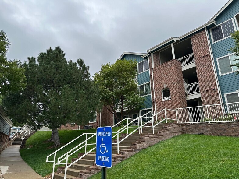 Building Photo - 2672 S Cathay Way