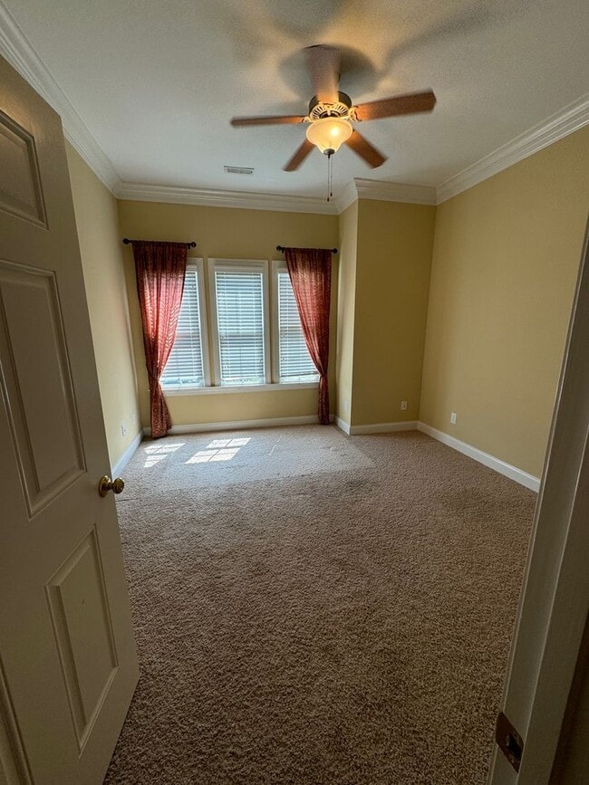 Building Photo - Expansive 2nd-floor Condo with elevator ac...