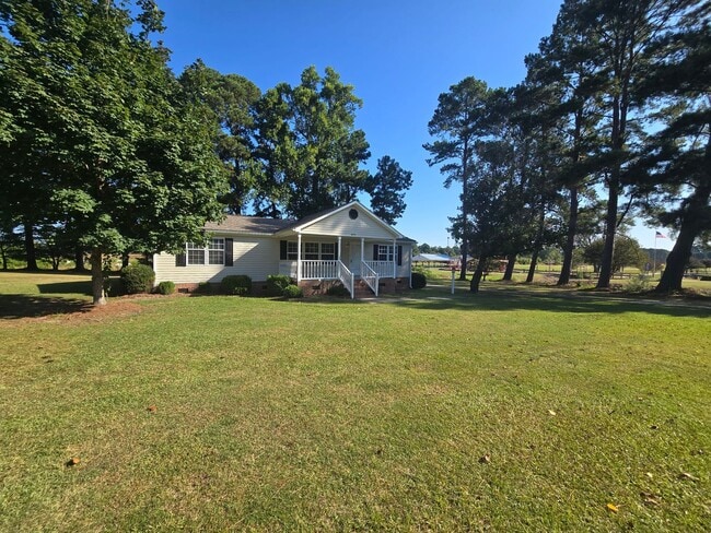 Building Photo - NEW LISTING!!!!!