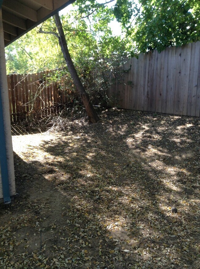 Building Photo - Charming & Cozy Duplex ? 2 Bedroom, 1 Bathroom for Rent!