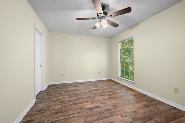 Building Photo - 5379 Rosedown Ct
