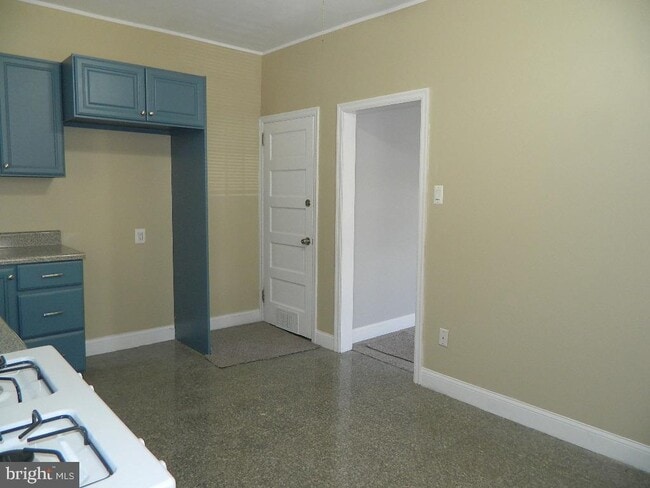 Building Photo - 4501 Princeton Ave