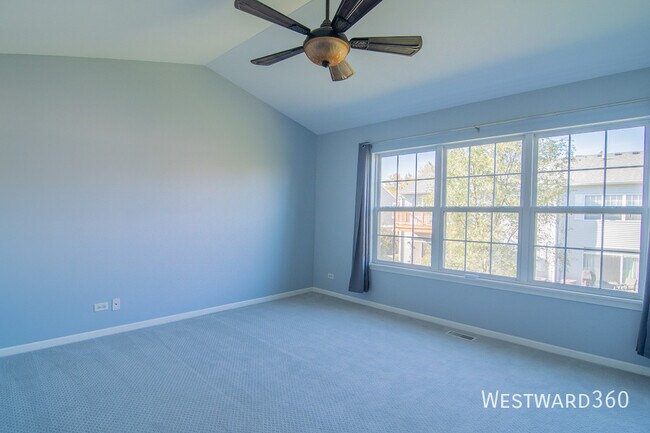 Building Photo - 2486 Golf Ridge Cir