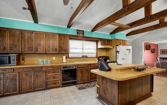 Building Photo - 1010 Country Oaks Dr