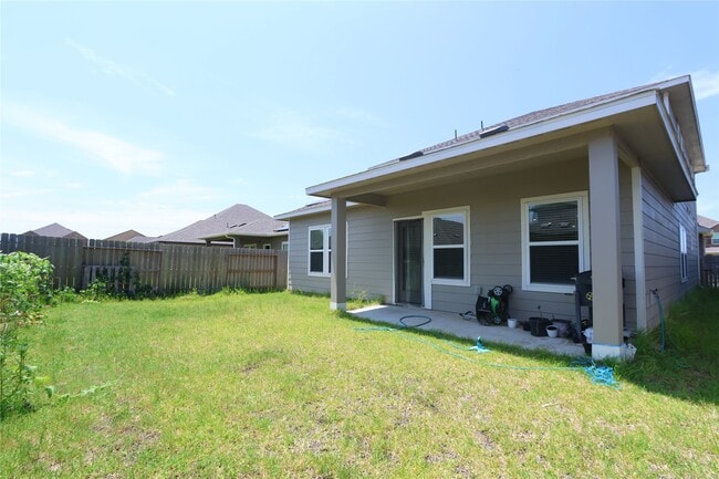 Building Photo - 7219 Toluca Dr