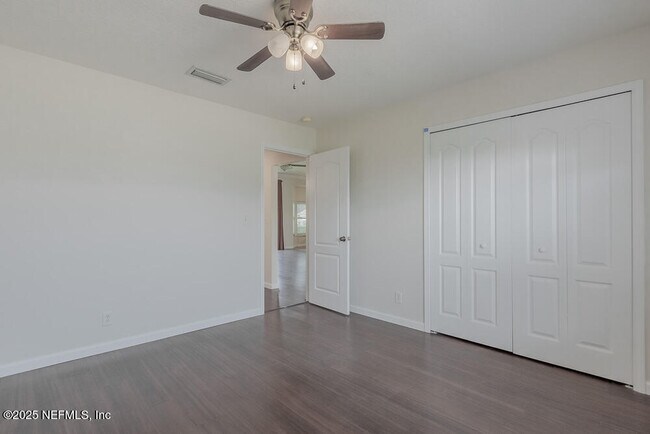 Building Photo - 12080 Scarsdale Dr